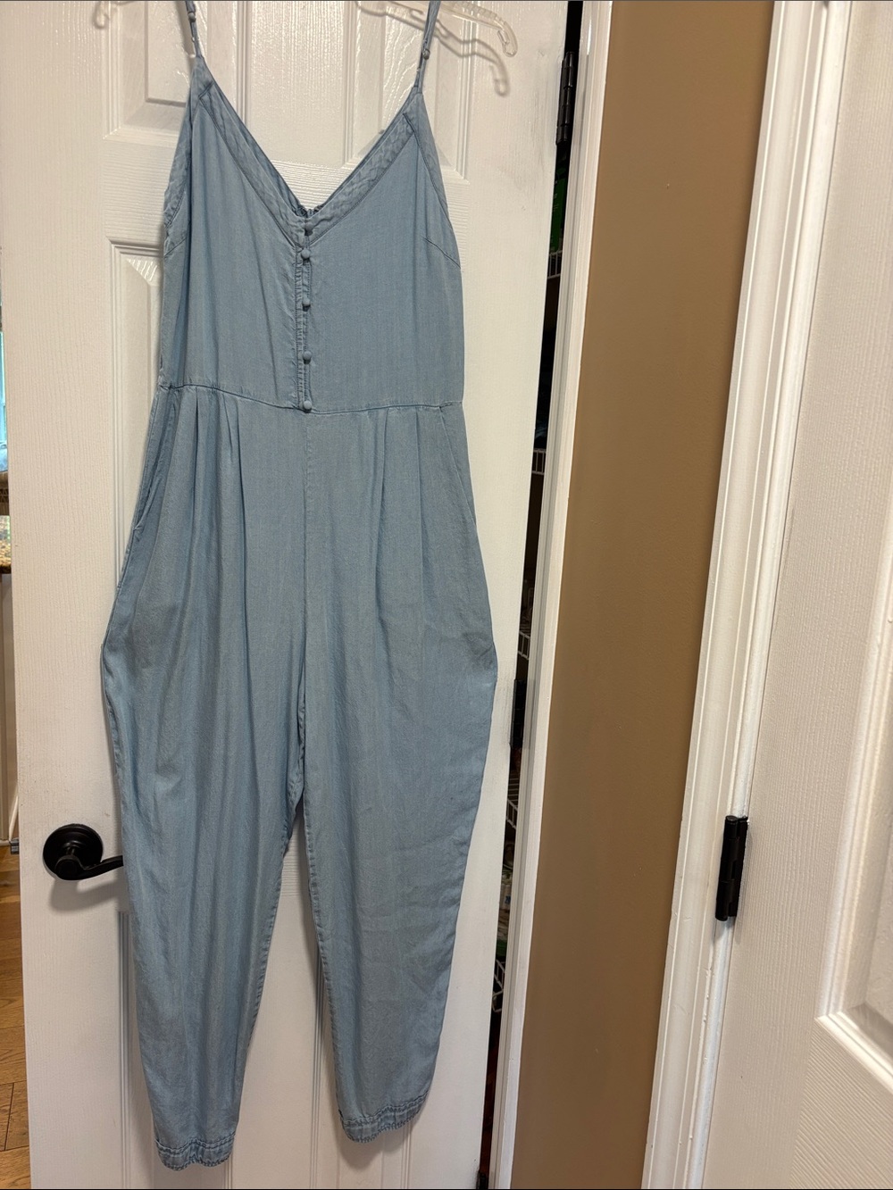 Sleeveless Light Blue V-Neck Casual Jumpsuit